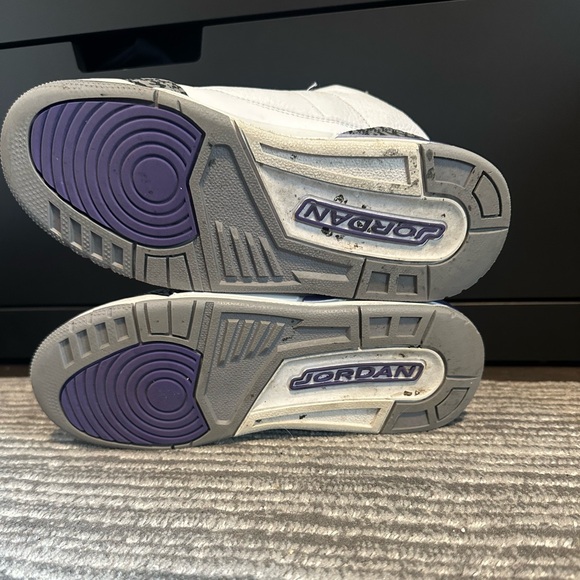 Jordan 3s Dark Iris Size 5Y - Picture 5 of 6
